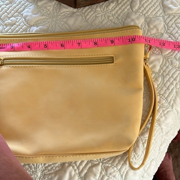 Open Story Women’s Straw Colored Wristlet With RFID NWOT - Picture 5 of 8